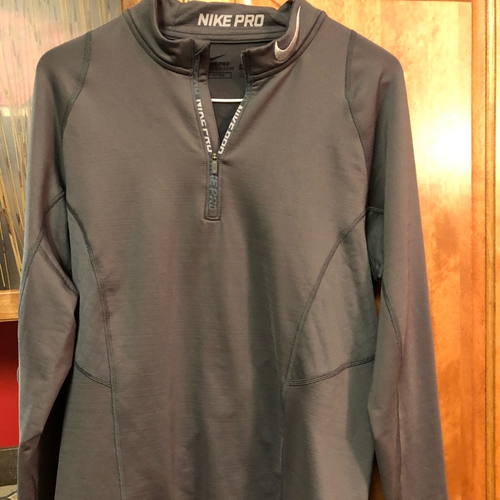 Nike Pro pullover NWOT